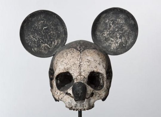 http://cinescopia.com/wp-content/uploads/2011/06/mickey-mouse-is-dead.jpg