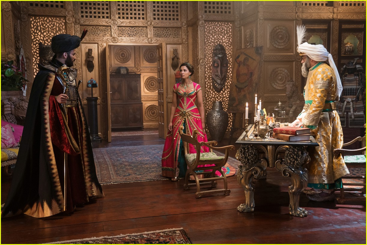 Jafar, Jasmin y el Sultan en reunión.